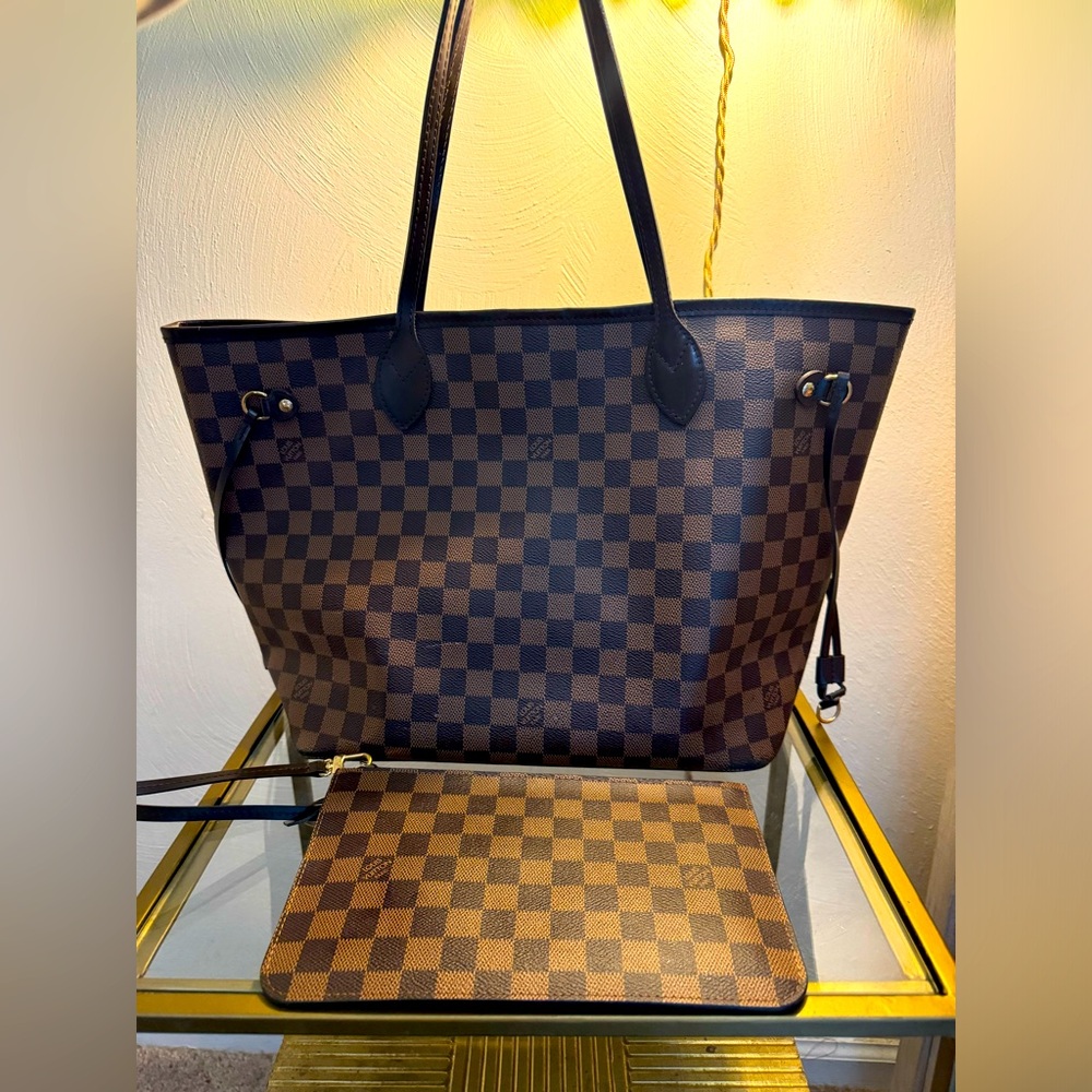 Authentic Louis Vuitton Neverfull MM & Pochette